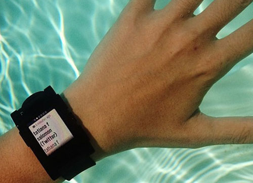 Смарт-часы: Samsung Galaxy Gear против Pebble Smartwatch - какие лучше - обзор - сравнение