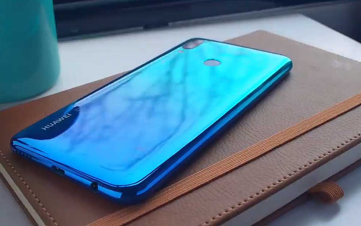 Huawei P Smart Aurora Blue: еще 5 интересных особенностей, кроме цены и синего
